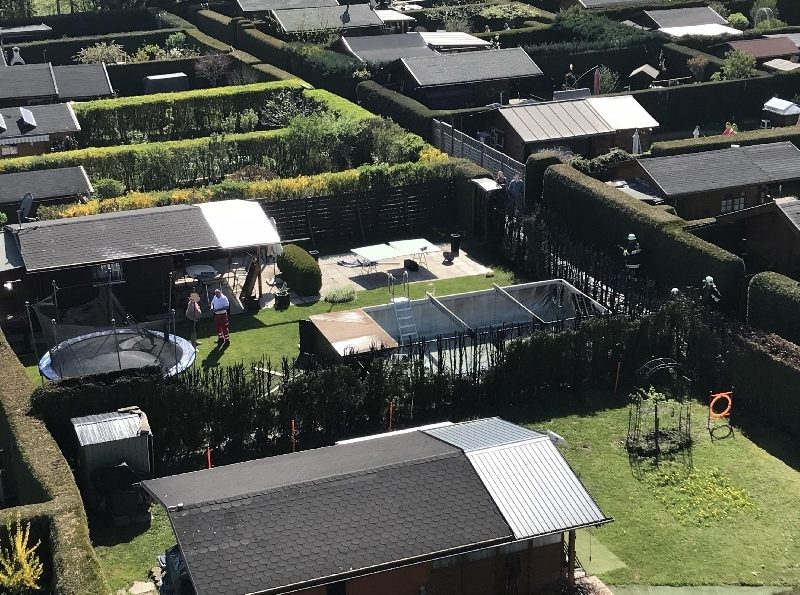 Heckenbrand in Schrebergartensiedlung (Bild 2)